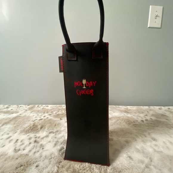 Perfect Bottle Tote Wine Gift Bag - Black  Nylon/vinyl Bag - Picture 3 of 5
